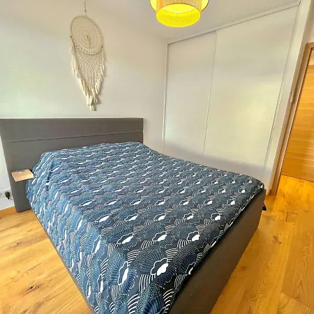 Ajaccio: 2 Pieces Climatise Avec Parking - Fr-1-61-605 Apartment