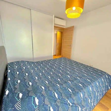 Apartment Ajaccio: 2 Pieces Climatise Avec Parking - Fr-1-61-605 Ajaccio (Corsica)