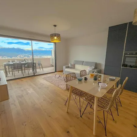 Apartment Ajaccio: 2 Pieces Climatise Avec Parking - Fr-1-61-605 Ajaccio (Corsica)